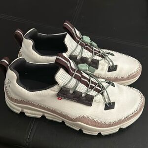 Cloudaway women's shoes by On Running size 10
